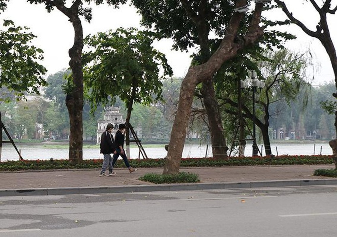 Duong pho Ha Noi the nao trong ngay dau thuc hien cach ly toan xa hoi?-Hinh-11