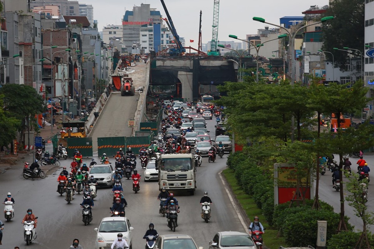 Noi long cach ly xa hoi, duong pho Ha Noi lai dong duc-Hinh-11