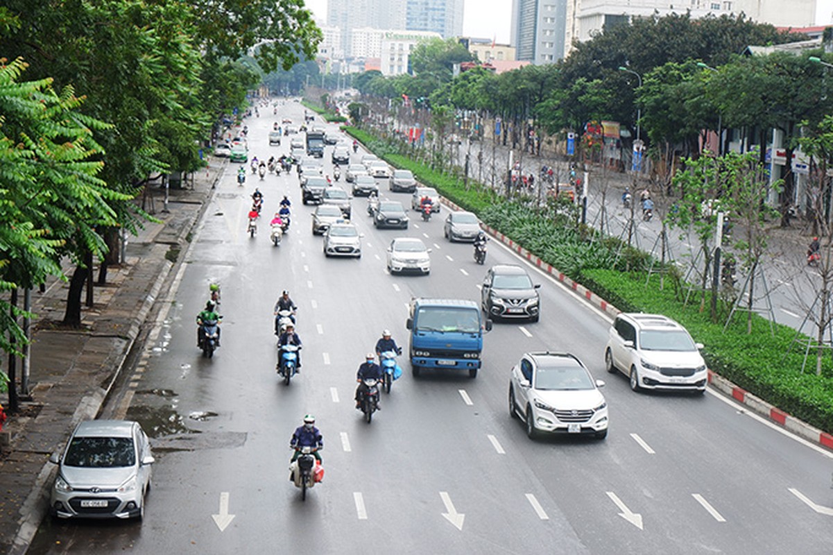 Noi long cach ly xa hoi, duong pho Ha Noi lai dong duc-Hinh-4