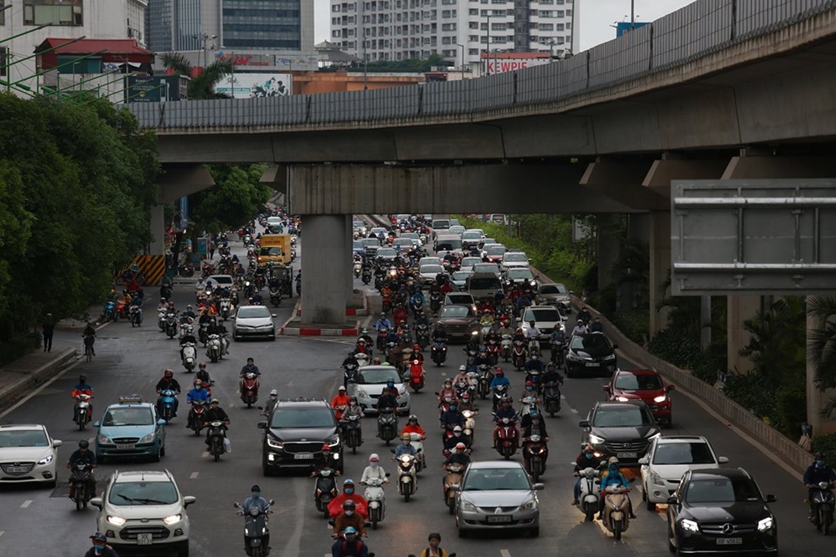 Noi long cach ly xa hoi, duong pho Ha Noi lai dong duc-Hinh-6