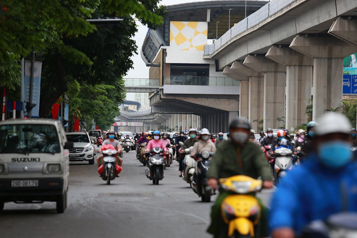 Noi long cach ly xa hoi, duong pho Ha Noi lai dong duc-Hinh-7