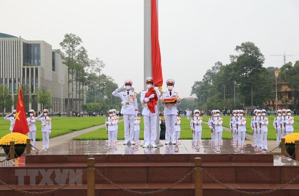 Le thuong co tren quang truong Ba Dinh ky niem 45 nam thong nhat-Hinh-7