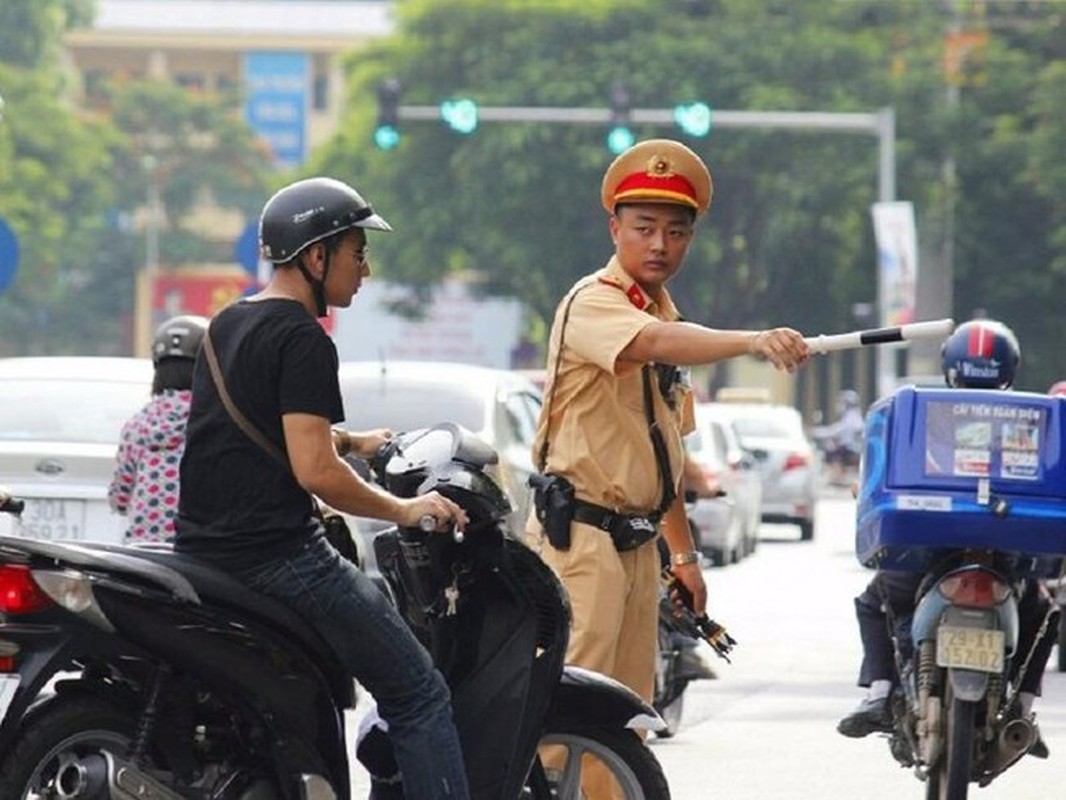 Xe may bat den vao ban ngay va nhung quy dinh “treo ngoe” bi phan doi-Hinh-8