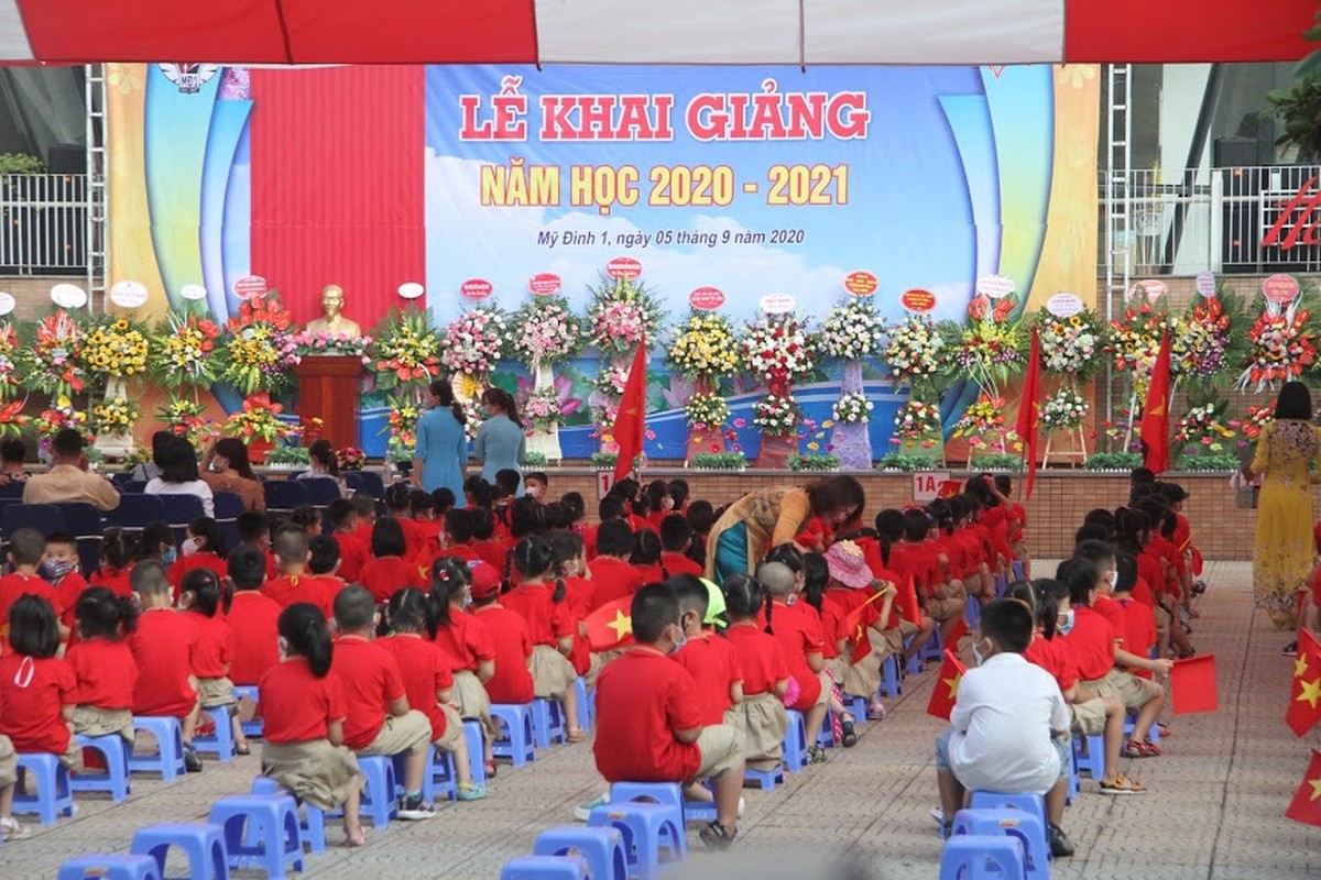 Hang trieu hoc sinh du khai giang nam hoc 2020-2021 dac biet-Hinh-8