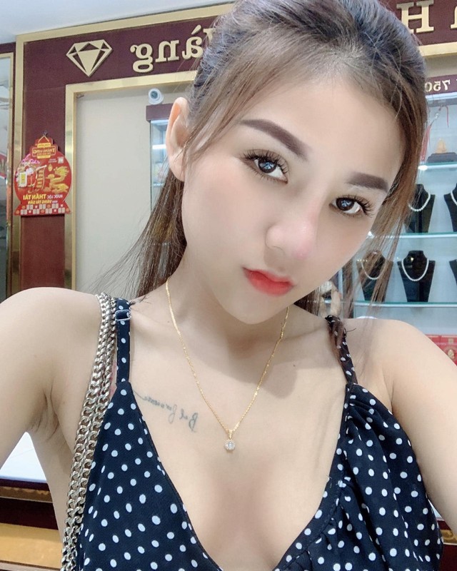 Chan dung “hot girl” cam dau duong day gai goi lien tinh-Hinh-7