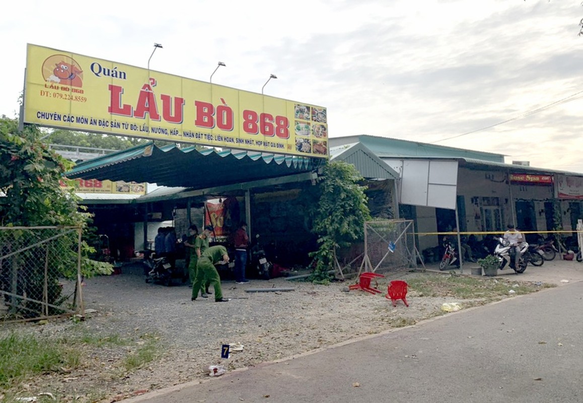 Tin nong ngay 31/12: Be gai 11 tuoi bi nhieu thanh nien xam hai?-Hinh-5