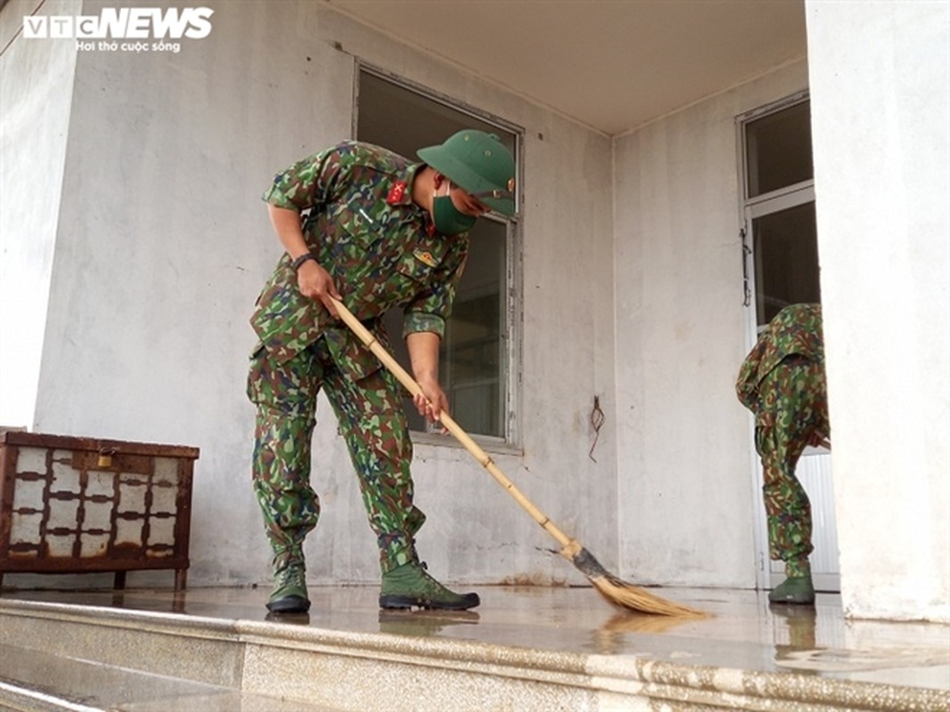 Bo doi cang minh don dep xay benh vien da chien 1.000 giuong o Hai Duong-Hinh-6