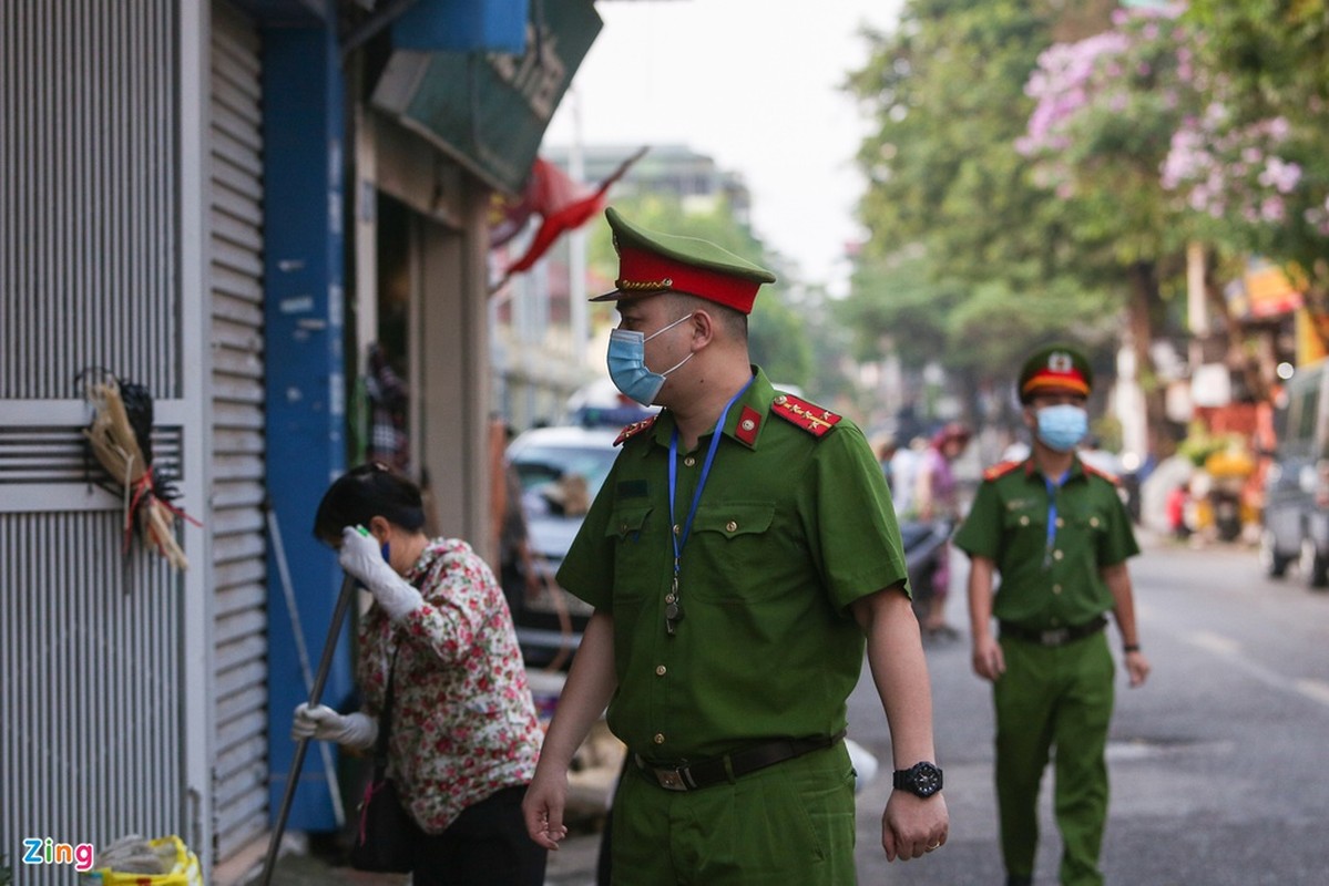 Tieu thuong cho coc voi va don hang khi cong an xuat hien-Hinh-11