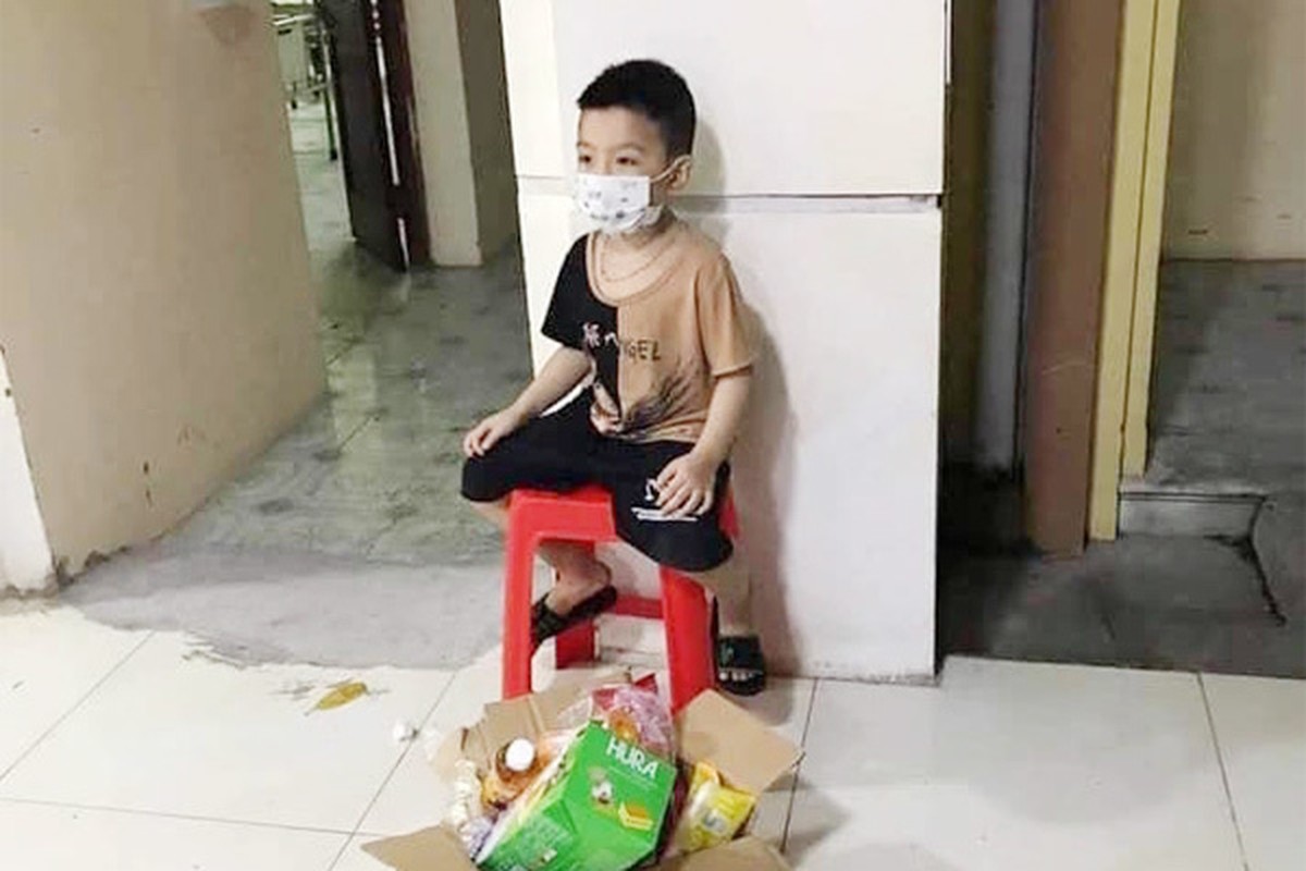 Xot xa nhung thien than nho trong khu cach ly vi COVID-19