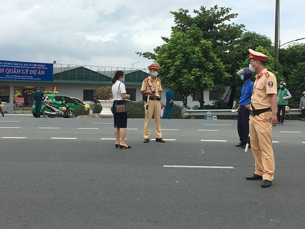 Khung canh TP Ha Tinh khi thuc hien cach ly xa hoi-Hinh-9