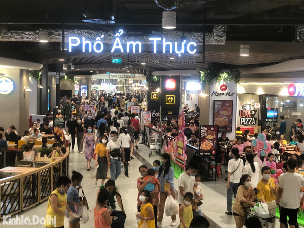 “Bien nguoi” an, uong nhon nhip nhu chua he co dich tai Aeon Mall Ha Dong-Hinh-8