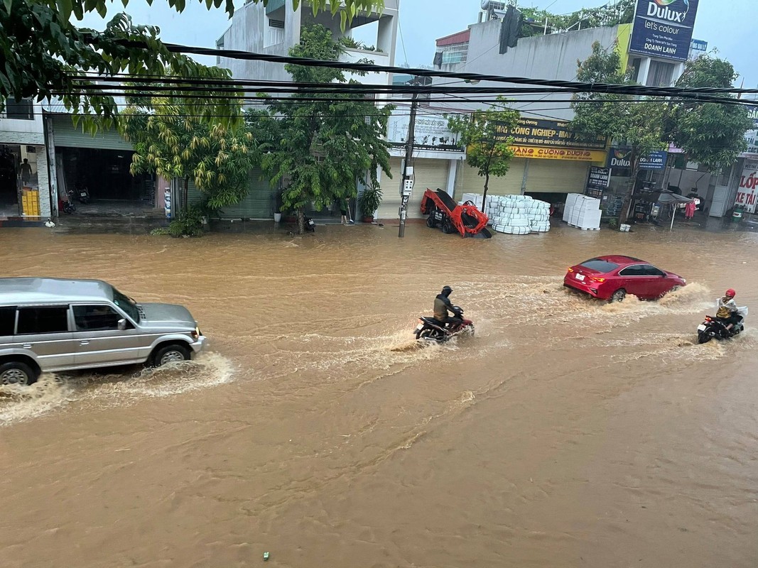 Nhieu noi o TP Lao Cai chim trong bien nuoc do mua lon-Hinh-2