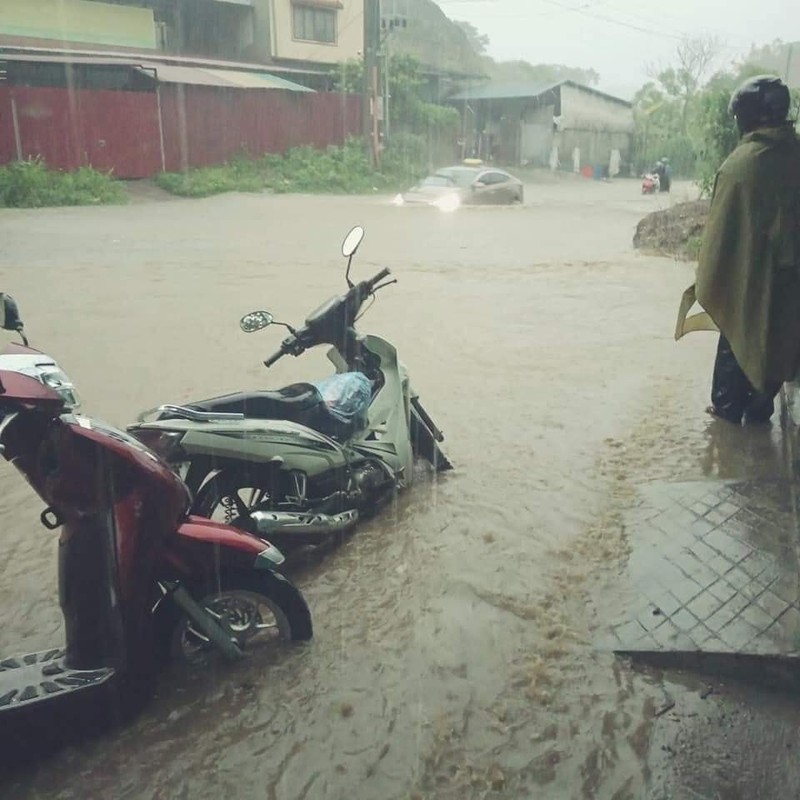 Nhieu noi o TP Lao Cai chim trong bien nuoc do mua lon-Hinh-5