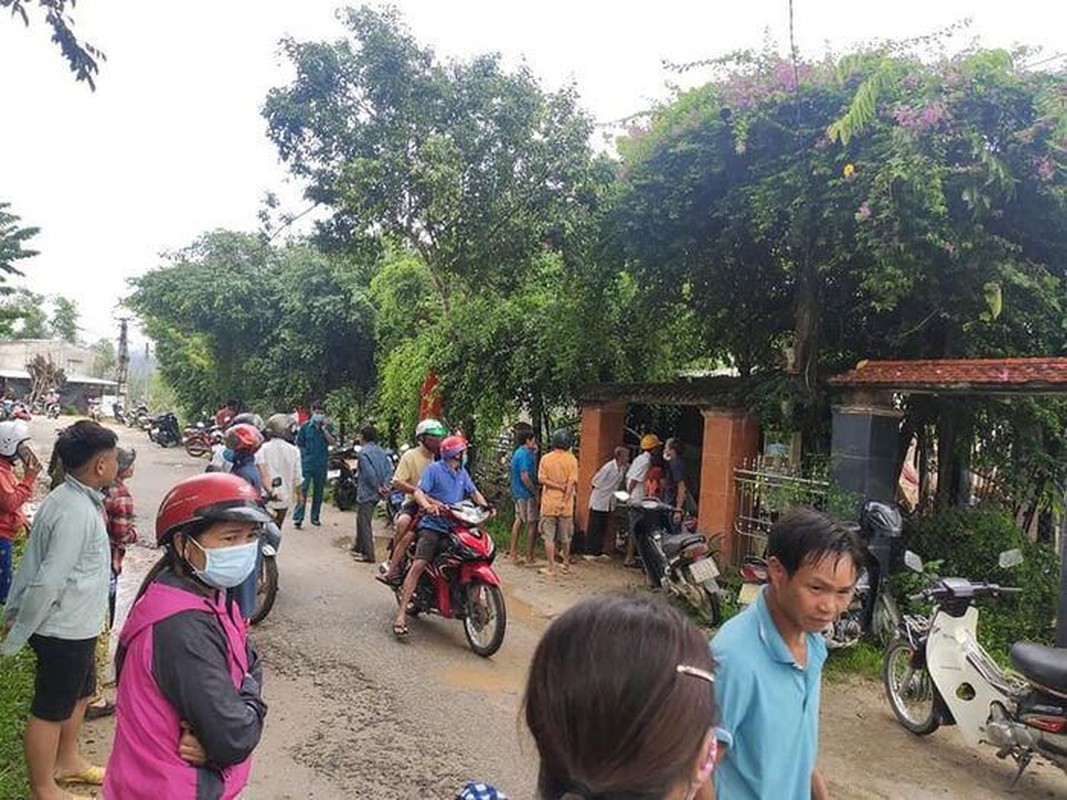 Tin nong 3/9: Cap vo chong tu vong, thi the bi de trong dong do nat