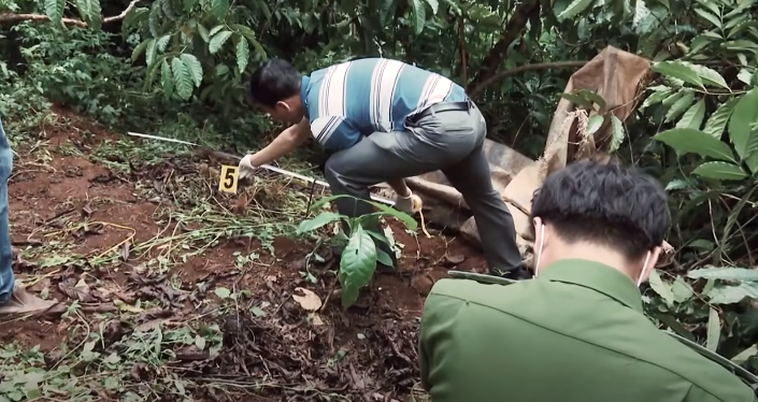 Hanh trinh pha an: Xac phu nu tu tuan cung 13 vet cat ki la-Hinh-2