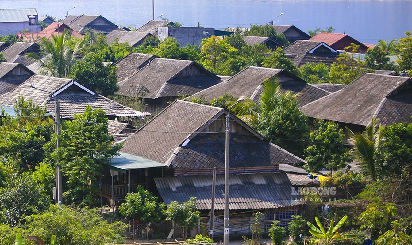 Doc dao nhung khu pho nha san lop da o Dien Bien