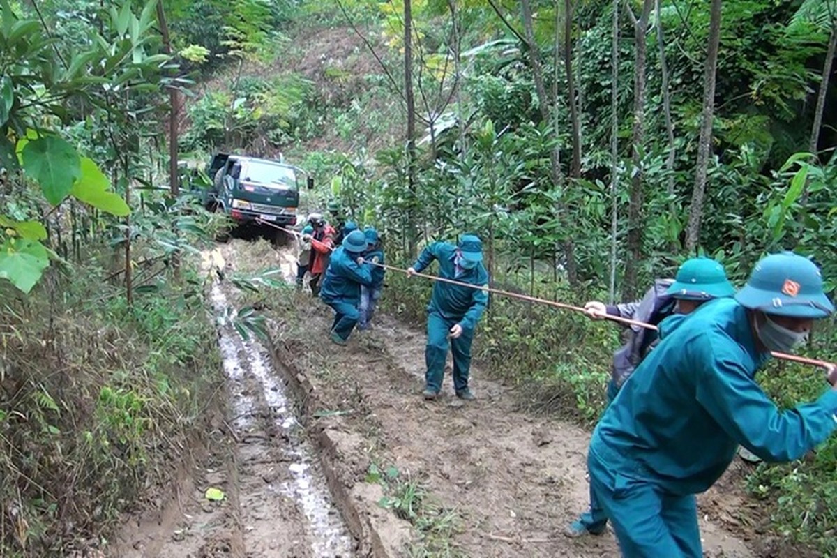 Phat hien qua bom nang 350 kg nam duoi nen nha o Yen Bai-Hinh-4