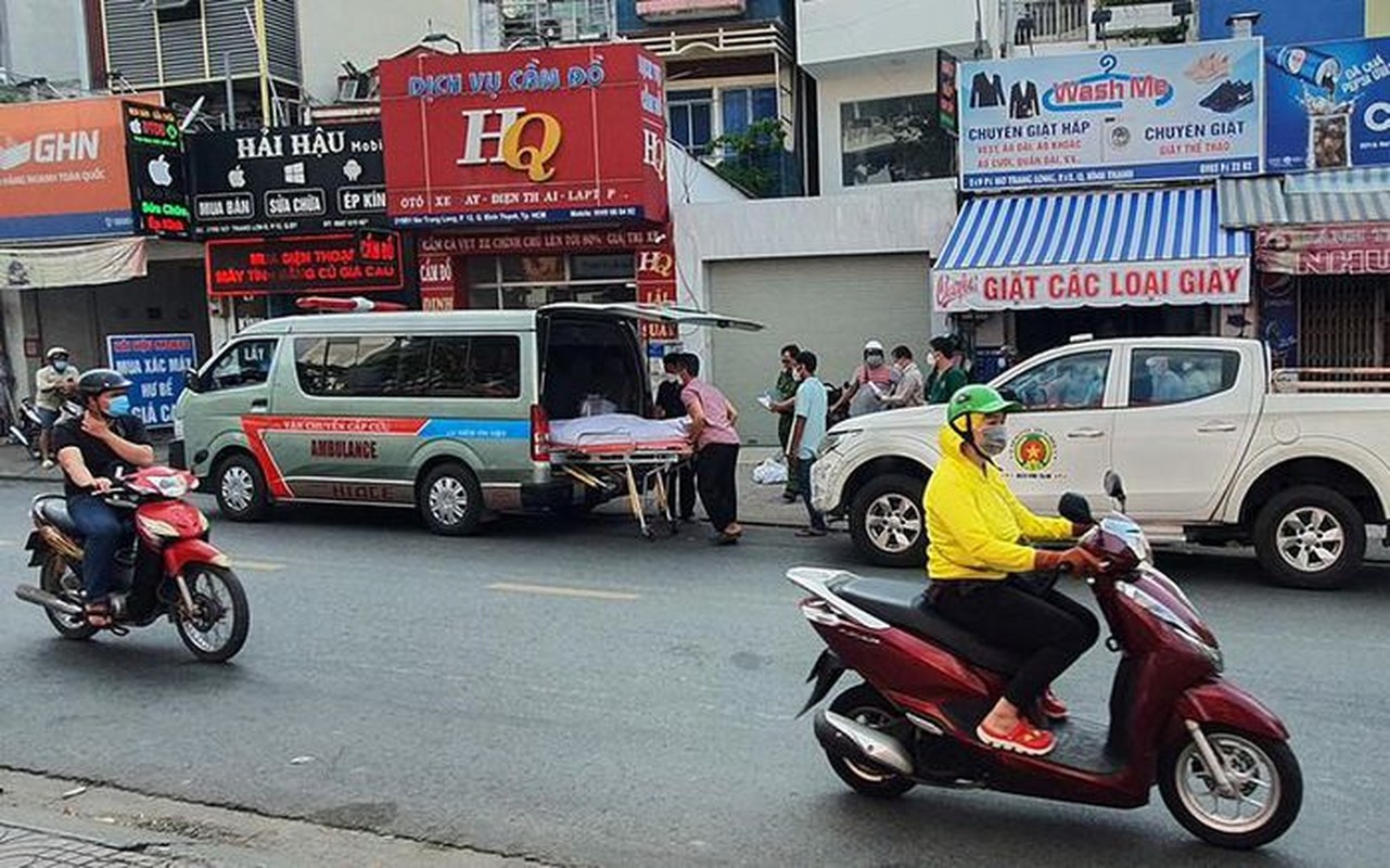 Tin nong 3/12: Be gai 3 tuoi bi cha duong danh dap den chet-Hinh-2