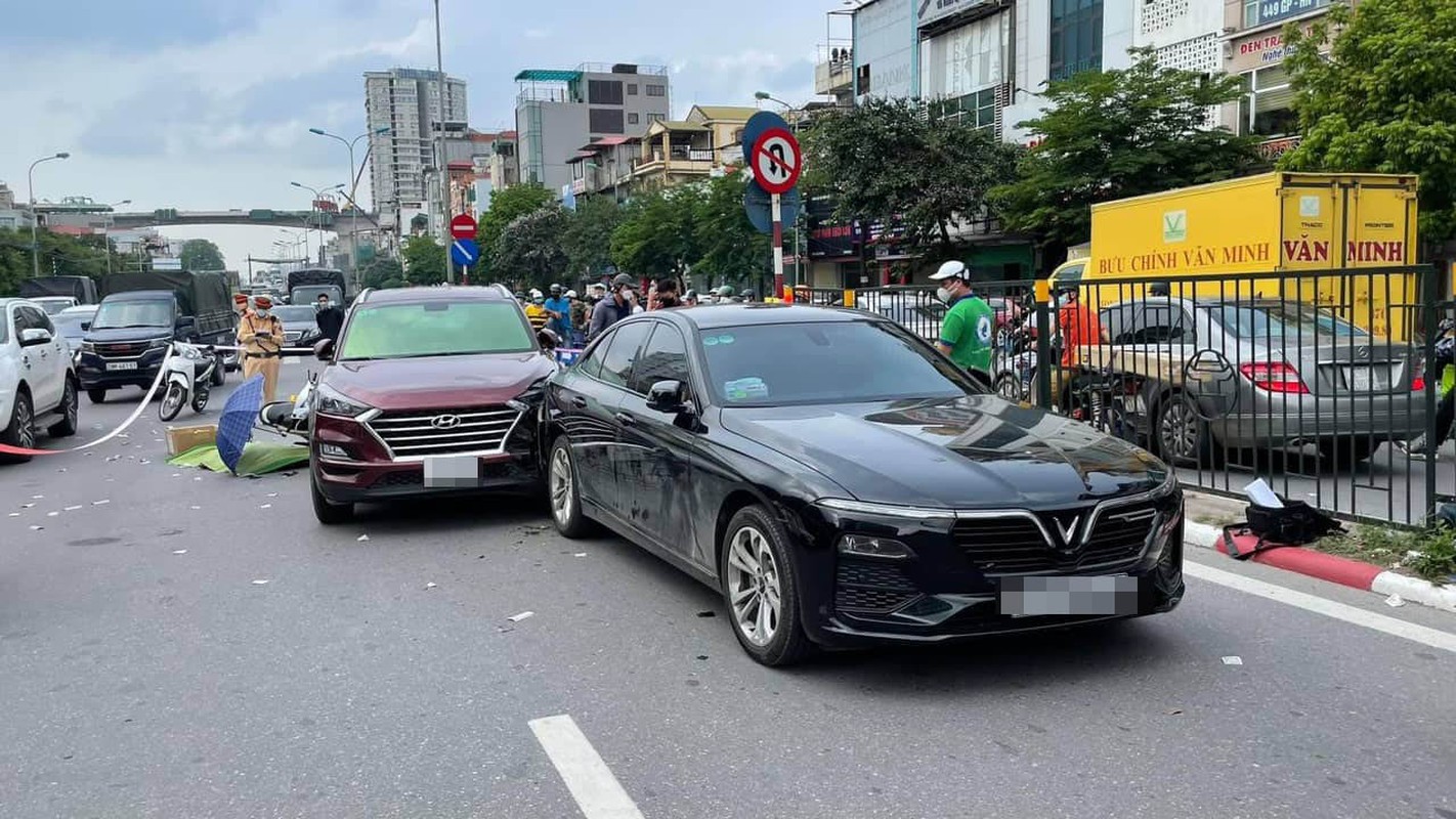 Ha Noi: Tai nan lien hoan tren duong khien 1 nguoi tu vong-Hinh-3