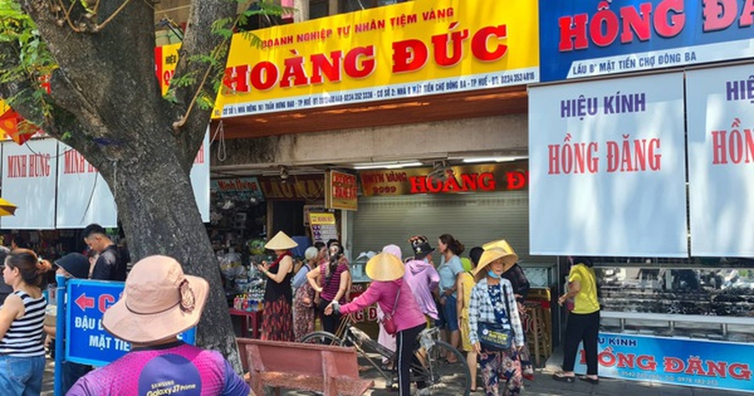 PGD Cong an Thua Thien - Hue thuong thuyet gi voi ke cuop tiem vang?-Hinh-6