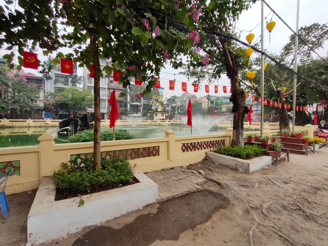 Can canh “Phao dai bay” B-52 duoi long ho Huu Tiep o Ha Noi-Hinh-8