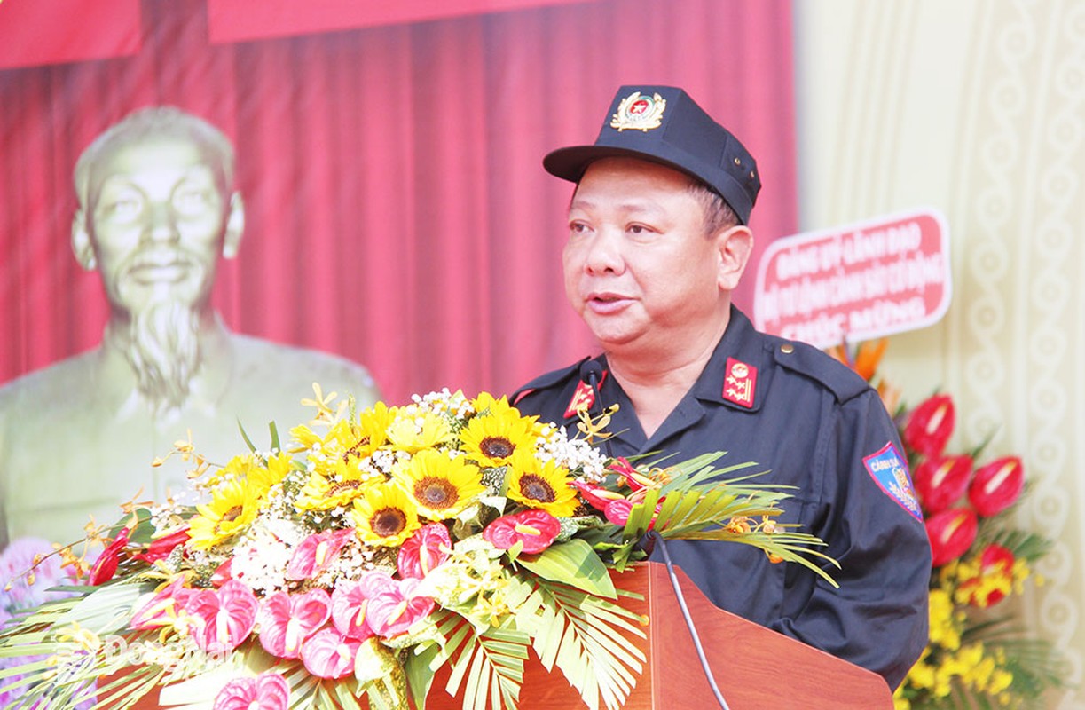 Chan dung tan Giam doc Cong an tinh Binh Thuan Le Quang Nhan-Hinh-6