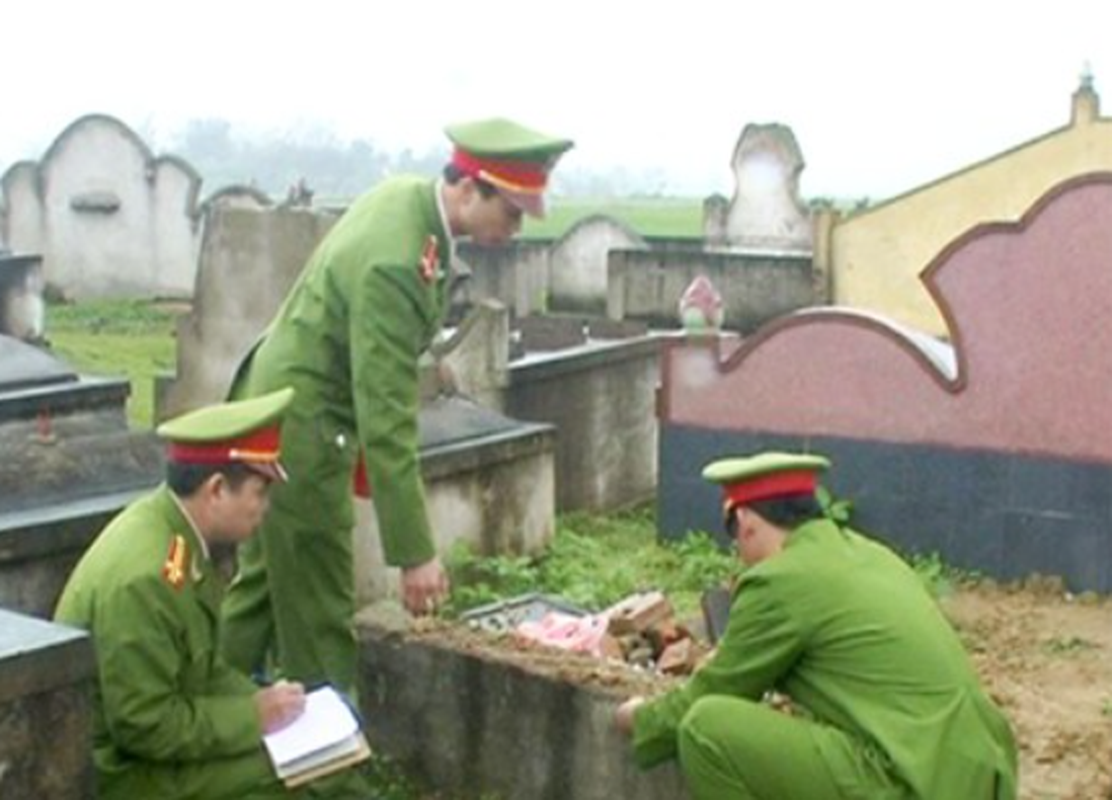 Nguoi dan ong chet trong nghia trang va ten sat thu quai di-Hinh-3