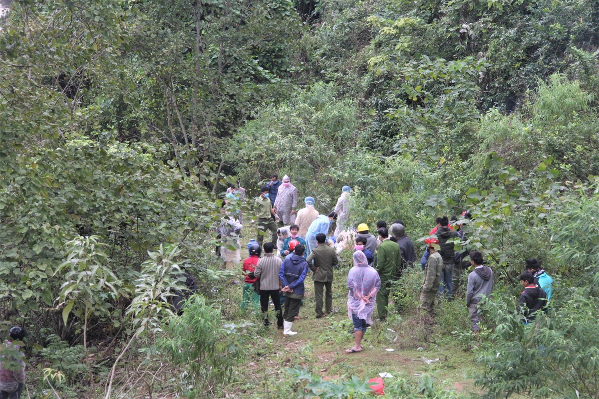 Cai chet tuc tuoi cua nguoi chong tren duong vang lo co vo quai ac-Hinh-2