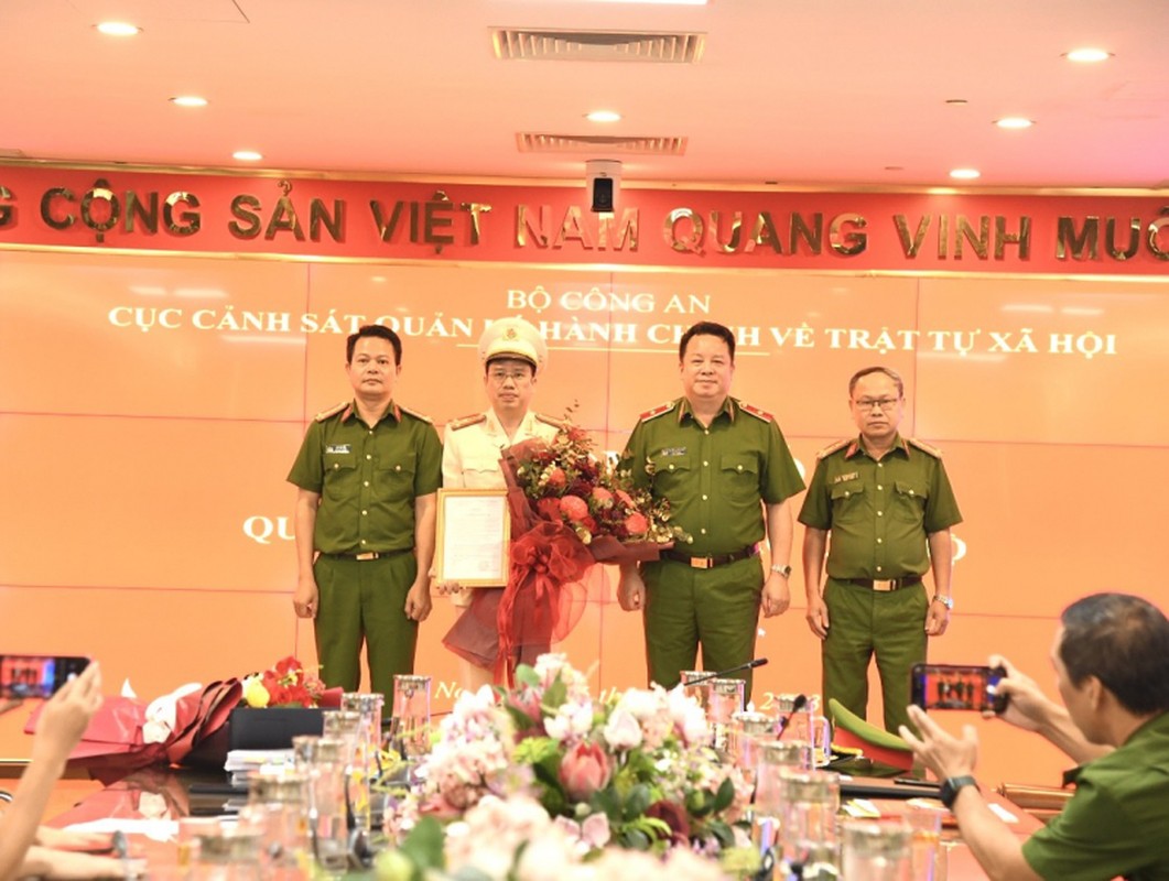 Chan dung tan Giam doc Trung tam DLQG ve dan cu Nguyen Thanh Vinh-Hinh-3