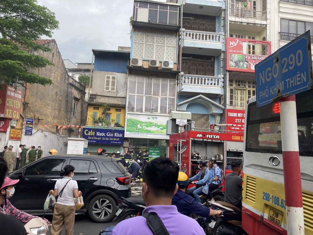 Hien truong vu chay nha tren pho Ha Noi khien 3 nguoi tu vong-Hinh-5