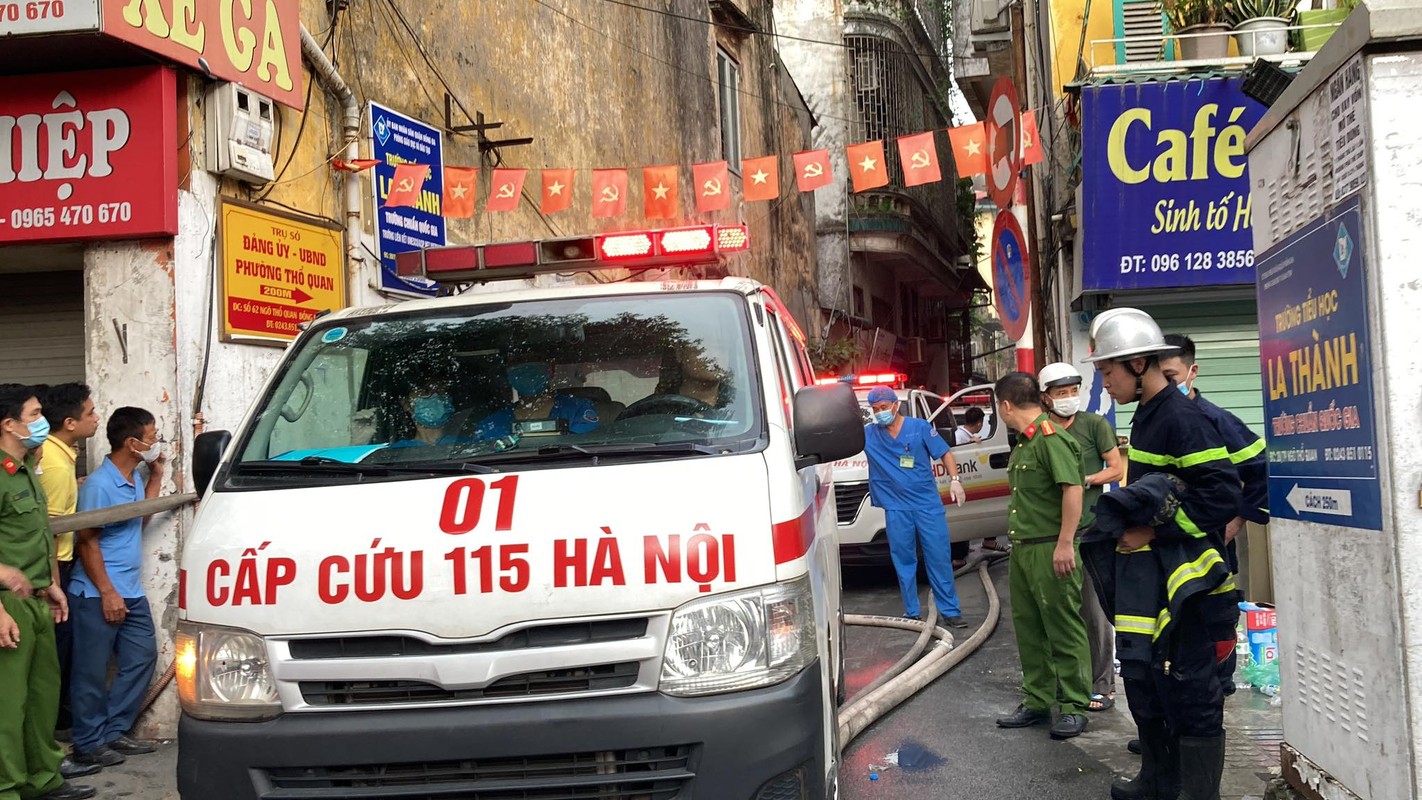 Hien truong vu chay nha tren pho Ha Noi khien 3 nguoi tu vong-Hinh-7