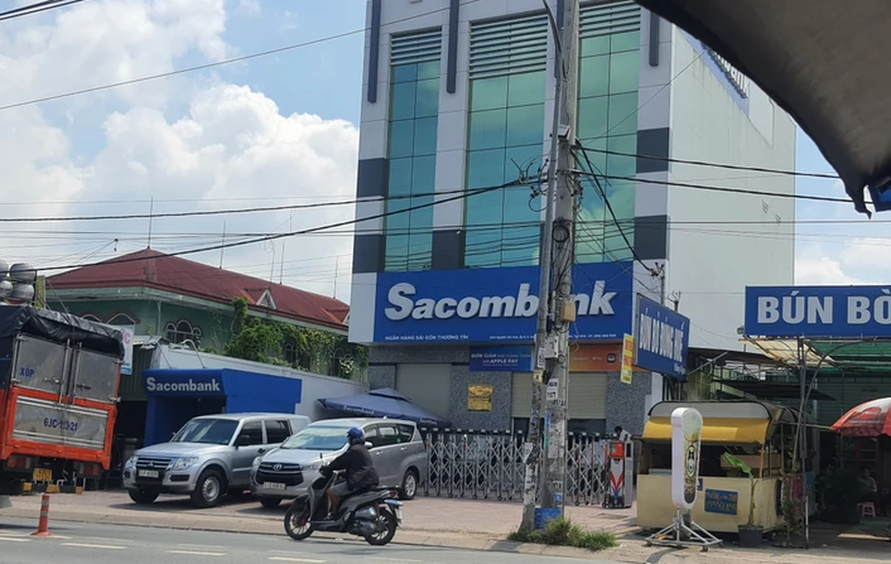 Ngan hang Sacombank o TP HCM bi cuop: Diem loat vu manh dong, tao ton