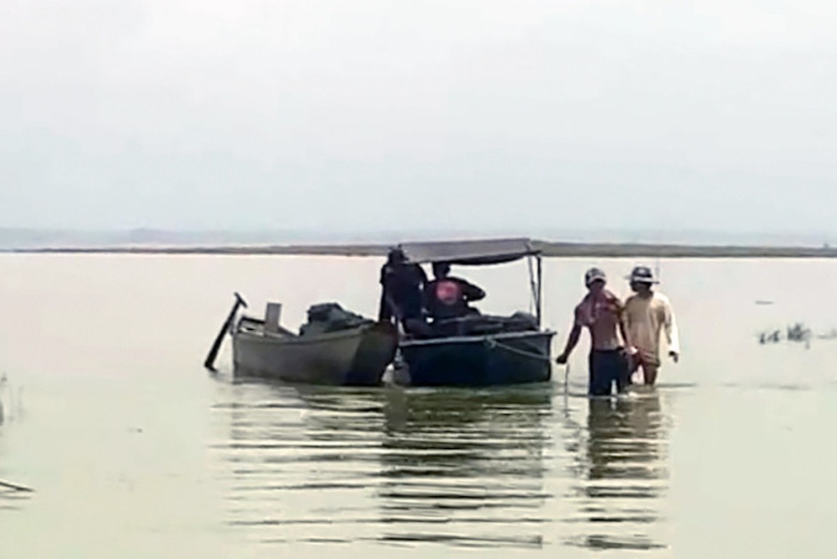 Kiem lam bi ban tu vong: Ron nguoi nhung vu tan cong can bo-Hinh-3