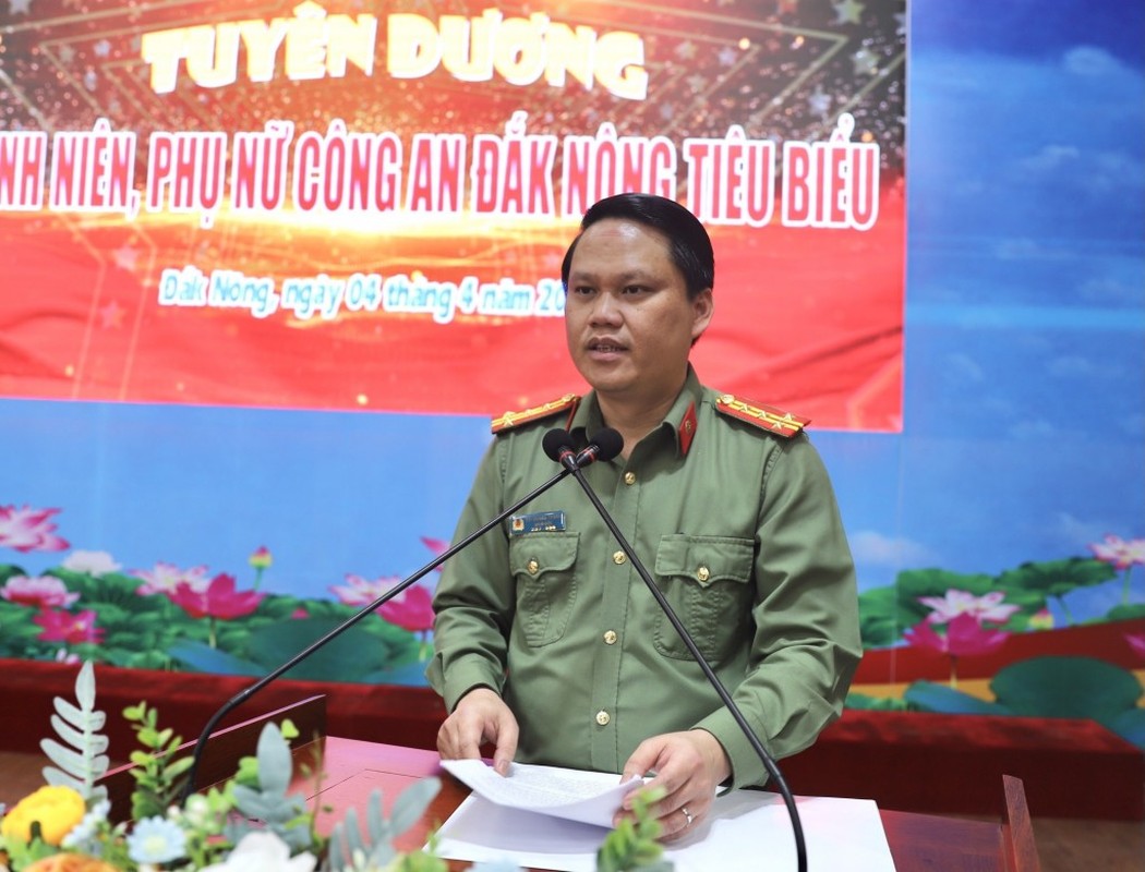 Chan dung tan Giam doc Cong an tinh Nghe An Bui Quang Thanh-Hinh-6