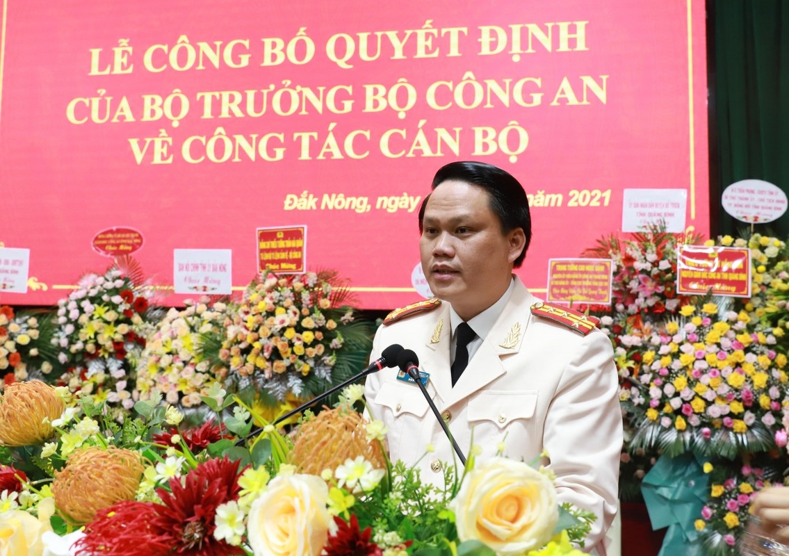 Chan dung Giam doc Cong an Nghe An duoc thang quan ham thieu tuong-Hinh-7