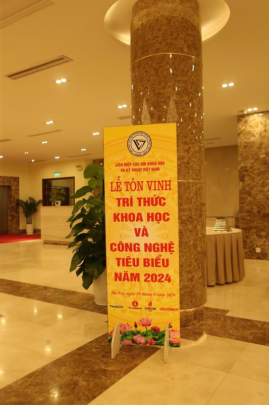 View - 	Toàn cảnh lễ vinh danh 135 trí thức KHCN tiêu biểu năm 2024