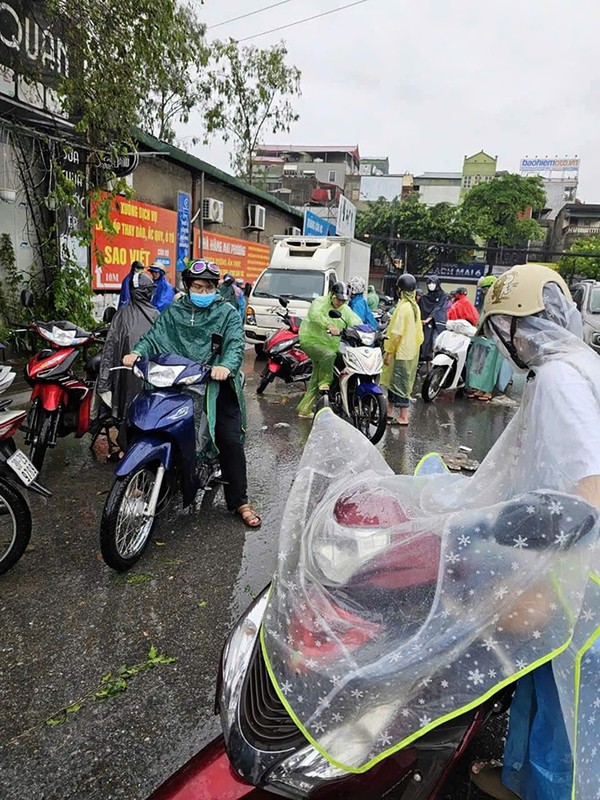 View - 	Hà Nội Nước sông Hồng dâng cao nhiều tuyến đường ngập trong biể