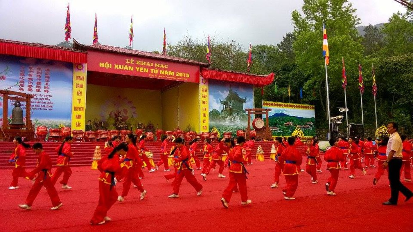 Bien nguoi tray hoi xuan Yen Tu