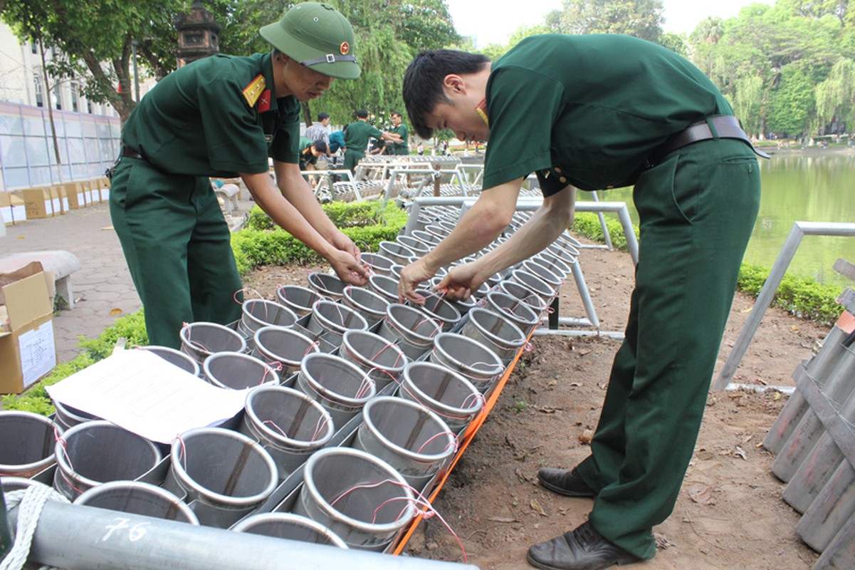 Tran dia phao hoa Ha Noi san sang truoc gio khai hoa-Hinh-4