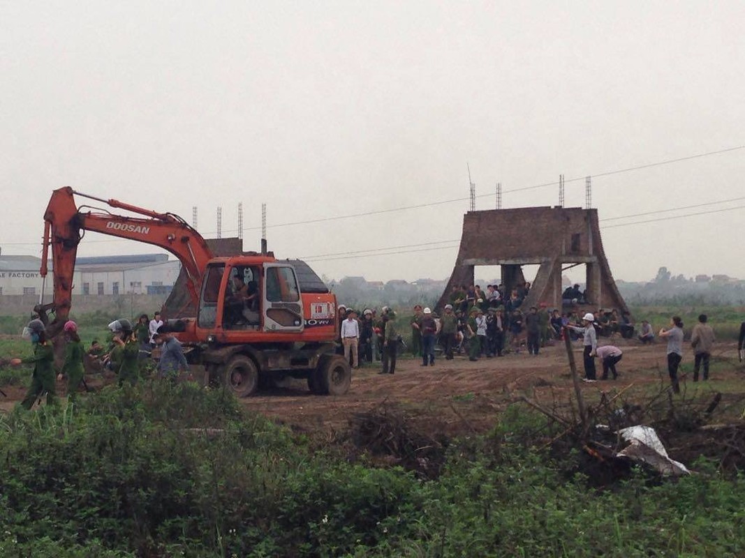 Hai Duong huy dong hang tram nguoi bao ve thi cong KCN Cam Dien-Hinh-2