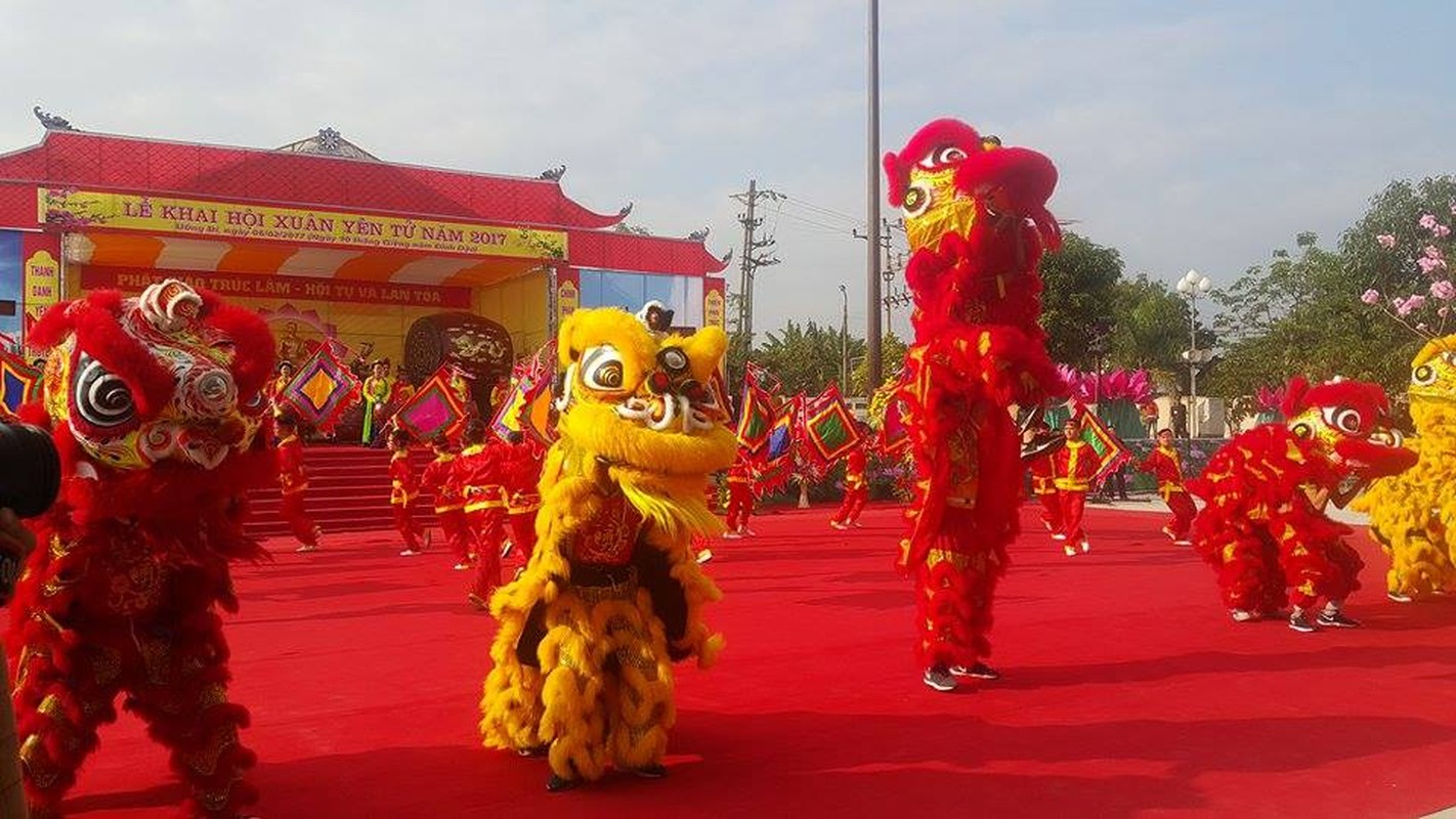 Anh: Tung bung khai Hoi xuan Yen Tu 2017-Hinh-13