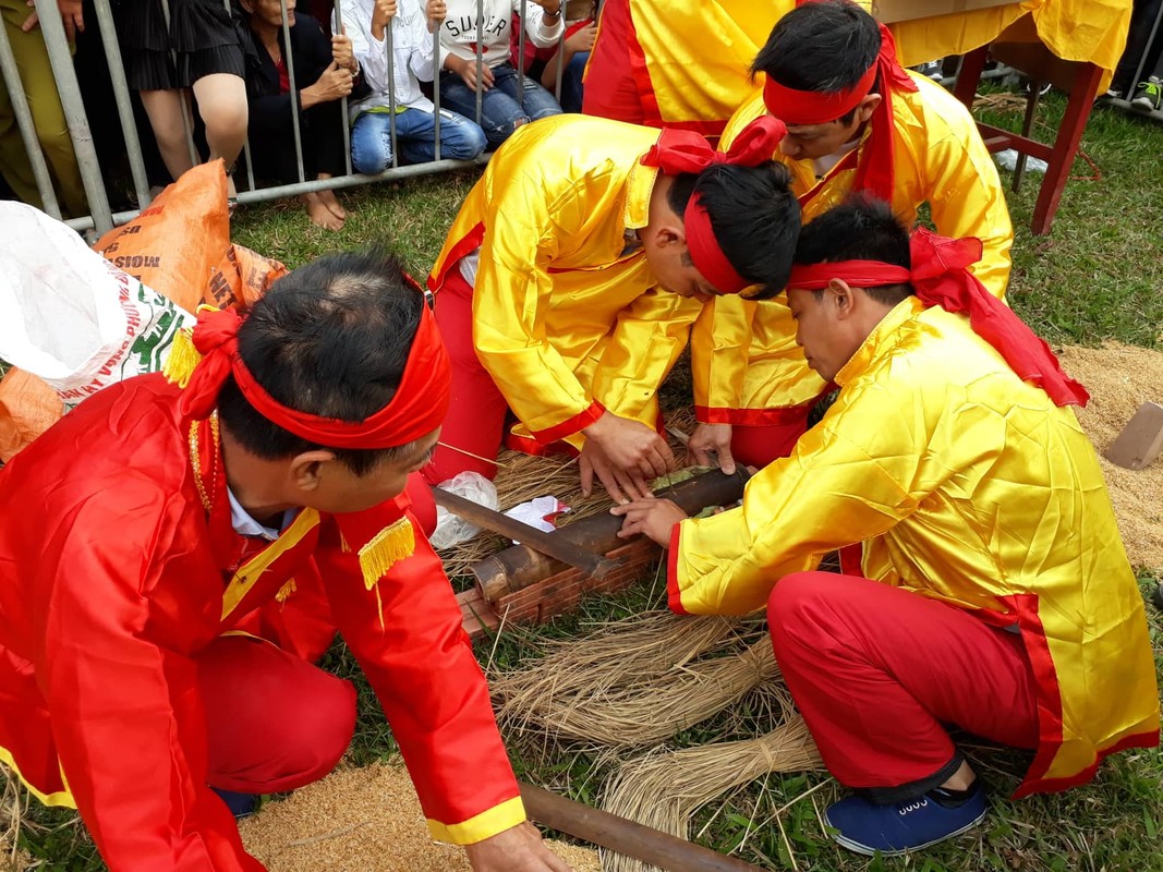 Anh: Keo lua, thoi com thi thu hut hang nghin du khach den chua Keo-Hinh-2