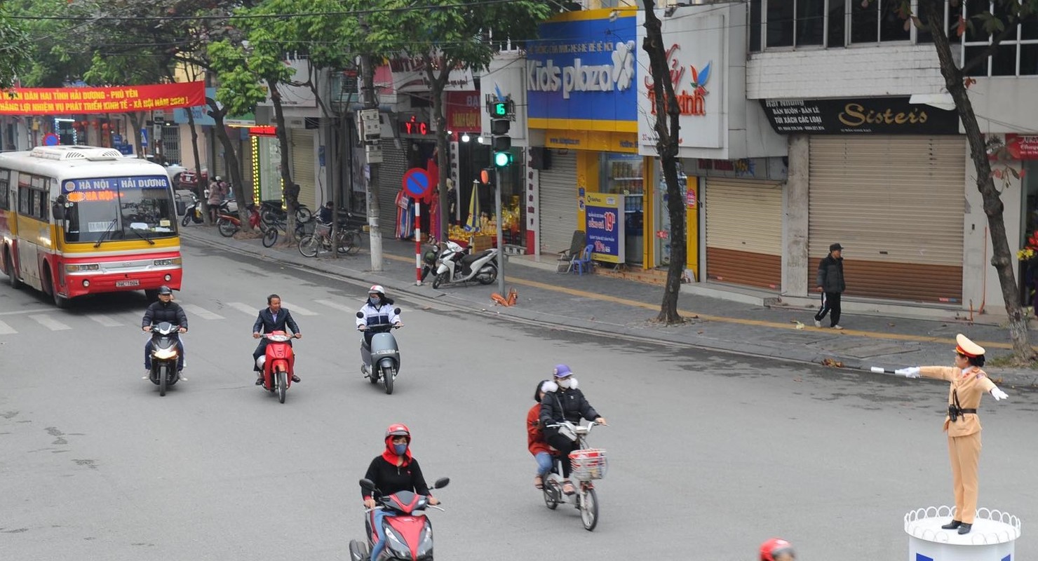 Nu CSGT Hai Duong xinh dep xuong duong, dan chap hanh nghiem-Hinh-12