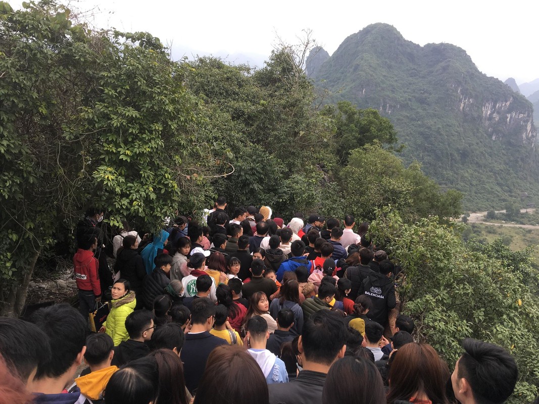 200 nghin/ve du thuyen chua Tam Chuc, nghin nguoi che dat van chen chuc len thuyen-Hinh-3