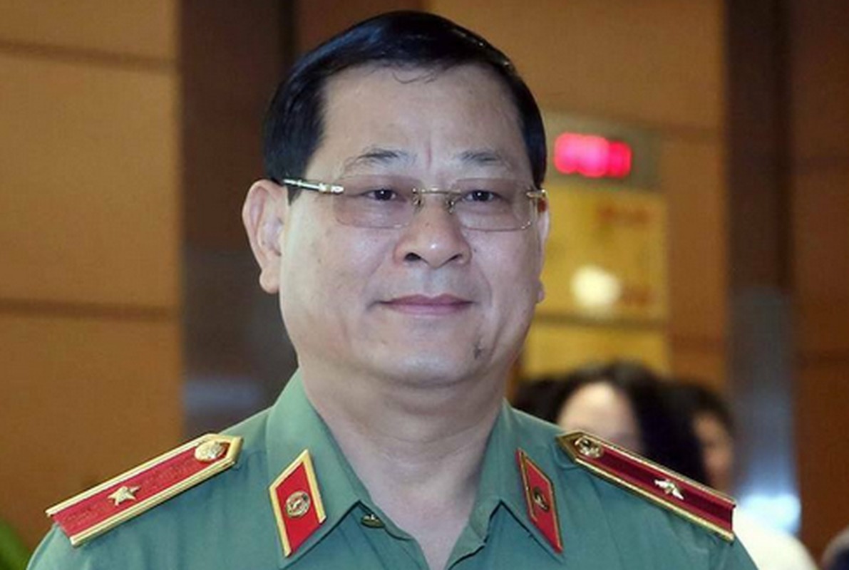 Nhung phat ngon lam “nong” nghi truong cua thieu tuong Nguyen Huu Cau-Hinh-18