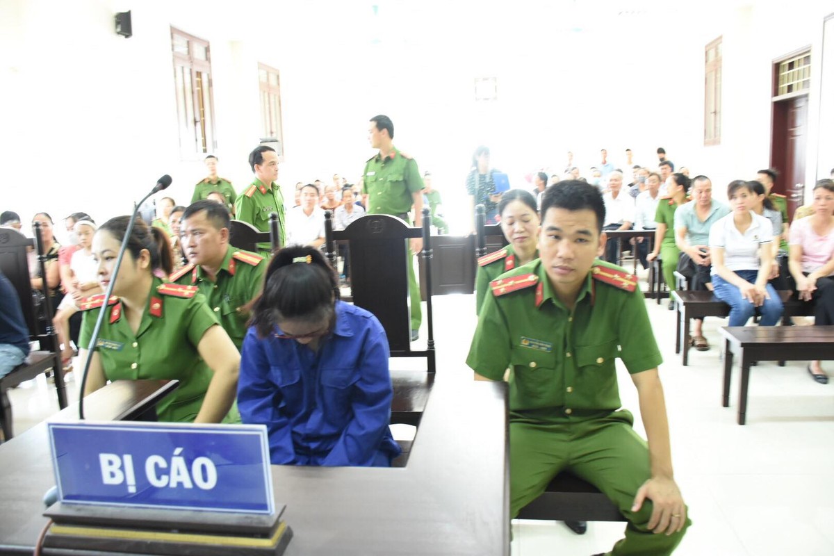 Xet xu vu dau doc vo nguoi tinh bang tra sua: Bi cao bat khoc vi hoi han-Hinh-5