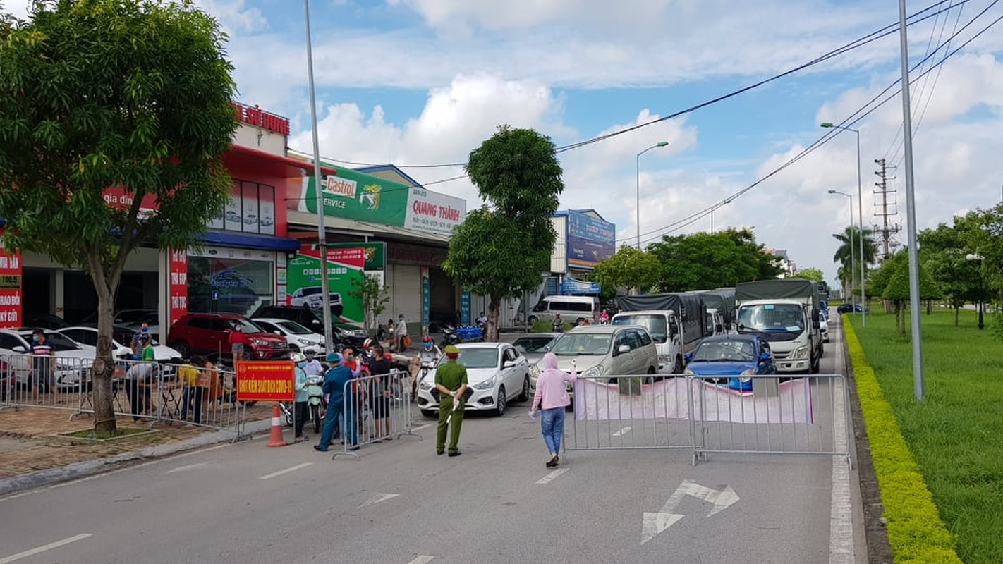 Hai Duong: Qua tai cac cua ngo thanh pho ngay dau nang cao muc do cach ly xa hoi-Hinh-4