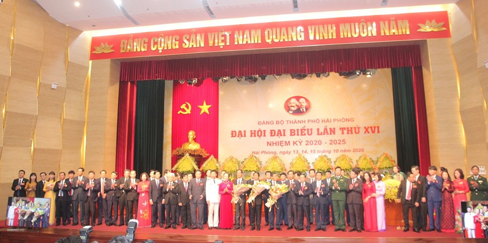 Ong Le Van Thanh tiep tuc giu chuc Bi thu Thanh uy Hai Phong