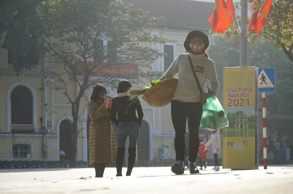 Nghi Tet: Nhieu nguoi van miet mai muu sinh trong gia lanh-Hinh-7