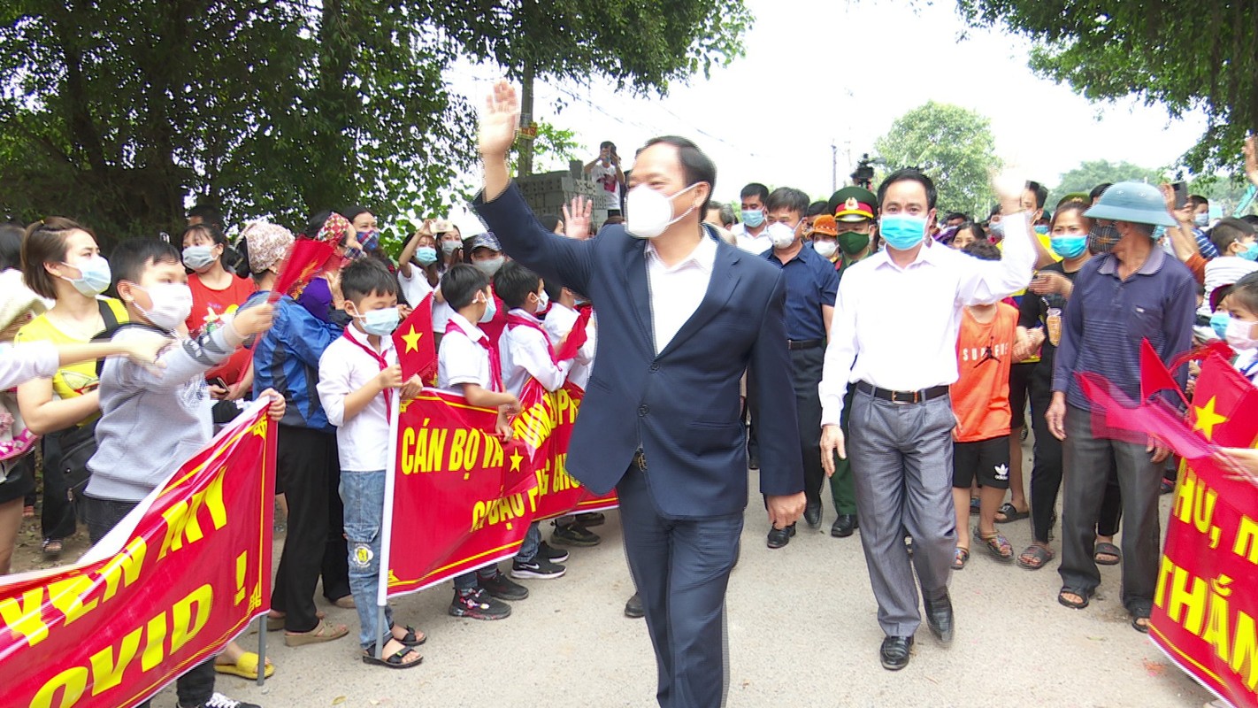 Niem vui cua 15000 nguoi dan xa Yen Phu thoi diem do lenh phong toa-Hinh-6